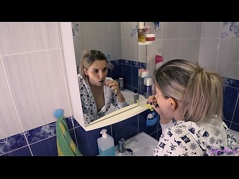 ❤️ Hack ma 'żgħażagħ fil-piġami truf orali cum fil-ħmar - letty iswed ❤️ Video tal-ħakk lilna mt.xxx-wow-net.ru ❤